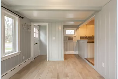 31 Bradford St, New Bedford, MA 02745 - Photo 11