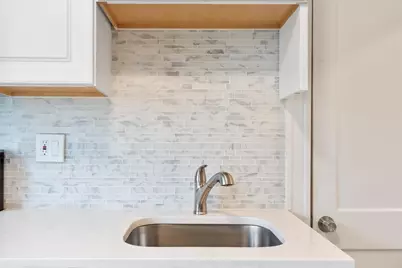 700 Metropolitan Ave, Boston, MA 02136 - Photo 9