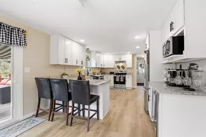 18 Trifiro Rd, Billerica, MA 01821 - Photo 17