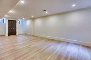 16 Chestnut St, Boston, MA 02129 - Photo 33