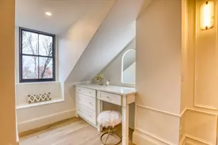 16 Chestnut St, Boston, MA 02129 - Photo 17