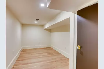16 Chestnut Street, Boston, MA 02129 - Photo 33