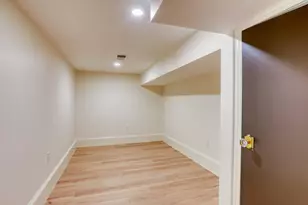 16 Chestnut St, Boston, MA 02129 - Photo 33
