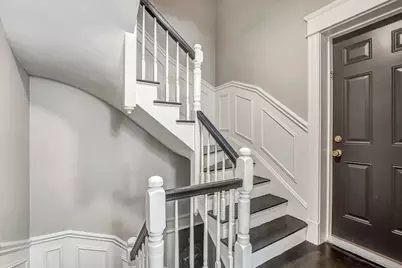 130 Myrtle St, Boston, MA 02114 - Photo 9