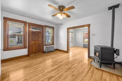 11 Marion St, Uxbridge, MA 01569 - Photo 9