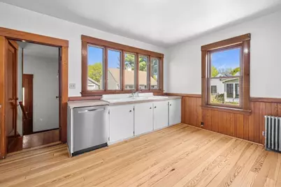 11 Marion St, Uxbridge, MA 01569 - Photo 5