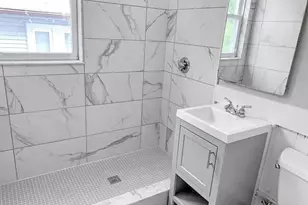 8 Wyvern St, Boston, MA 02131 - Photo 11
