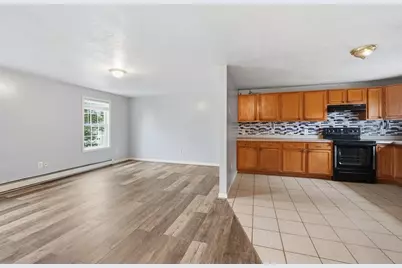 17 Bigelow St, Worcester, MA 01610 - Photo 5