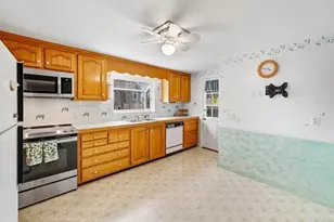 78 Garfield St, Marblehead, MA 01945 - Photo 19