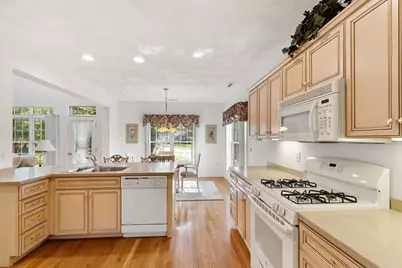 91 Emerald Ct #91, Tewksbury, MA 01876 - Photo 5