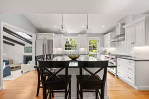 256 Robbins St, Milton, MA 02186 - Photo 9