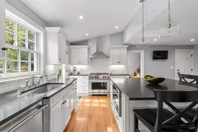 256 Robbins St, Milton, MA 02186 - Photo 7