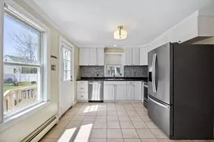 90 Hathaway St, Wareham, MA 02571 - Photo 9