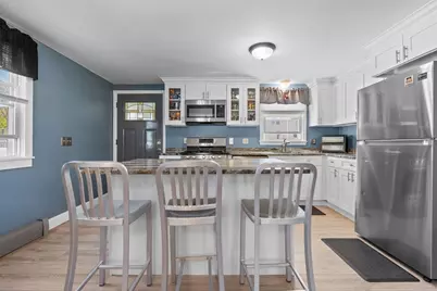 185 Eighteenth St, Lowell, MA 01850 - Photo 3
