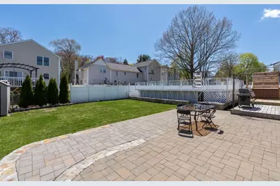 185 Eighteenth St, Lowell, MA 01850 - Photo 31