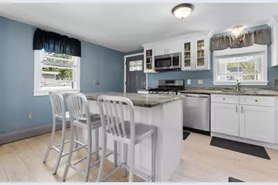 185 Eighteenth St, Lowell, MA 01850 - Photo 7