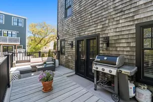 6 Woods Pl, Boston, MA 02129 - Photo 31