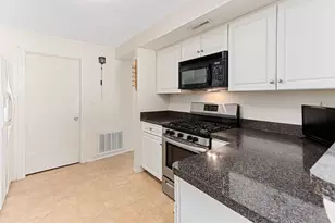 37 Elderwood Dr, Stoughton, MA 02072 - Photo 7