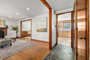 392 Poplar St, Boston, MA 02131 - Photo 9