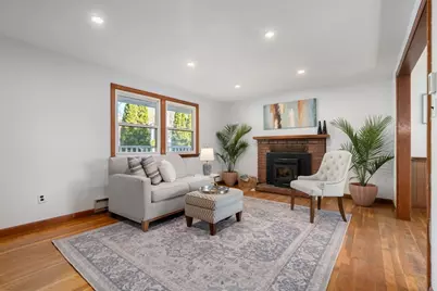 392 Poplar St, Boston, MA 02131 - Photo 7