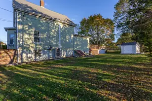39 Veranda Ave, Fairhaven, MA 02719 - Photo 3