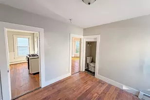 26 Arlington St, Amesbury, MA 01913 - Photo 7