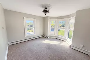 26 Arlington St, Amesbury, MA 01913 - Photo 15