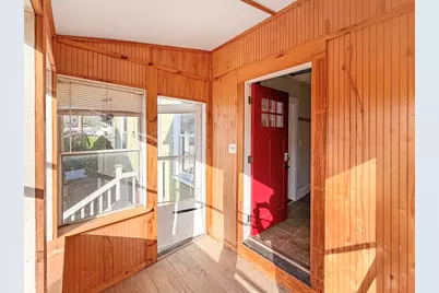 26 Arlington St, Amesbury, MA 01913 - Photo 11