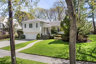 21 Phillips Ave, Swampscott, MA 01907 - Photo 3