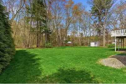 19 Fairfield Dr, Dudley, MA 01571 - Photo 5