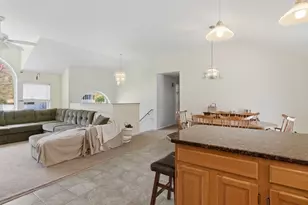 19 Fairfield Dr, Dudley, MA 01571 - Photo 13