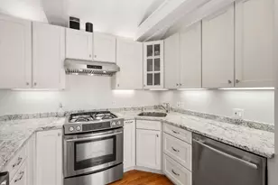 37 Mt Vernon St, Boston, MA 02129 - Photo 11