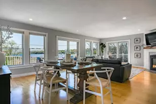 517 Pearse Rd, Swansea, MA 02777 - Photo 5