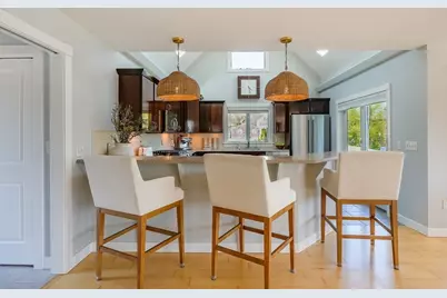 517 Pearse Rd, Swansea, MA 02777 - Photo 9
