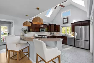 517 Pearse Rd, Swansea, MA 02777 - Photo 5