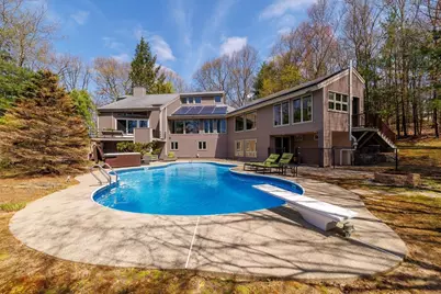 35 Hickory Dr, Worcester, MA 01609 - Photo 3