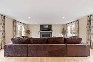 8 Brown Ave, Newburyport, MA 01950 - Photo 15