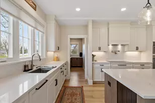 8 Brown Ave, Newburyport, MA 01950 - Photo 11