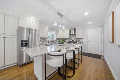 305 Lynn St, Malden, MA 02148 - Photo 3