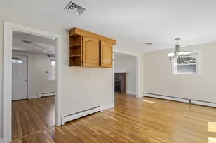 160 Ravenswood Rd, Waltham, MA 02453 - Photo 5