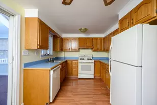 113 Ledgewood Rd, Dedham, MA 02026 - Photo 11