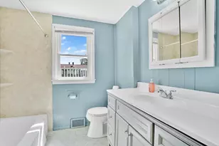 35 Sherwood St, Chicopee, MA 01013 - Photo 17