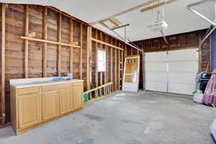 35 Sherwood St, Chicopee, MA 01013 - Photo 27
