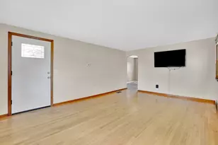 35 Sherwood St, Chicopee, MA 01013 - Photo 15
