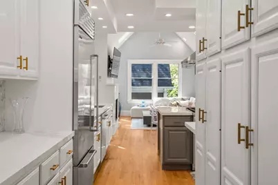 110 Avalon Rd, Newton, MA 02468 - Photo 9