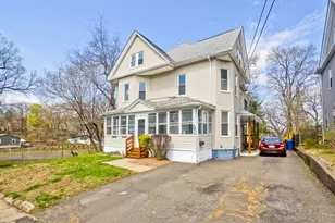 27 Morgan St, Holyoke, MA 01040 - Photo 3