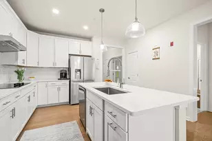 300 Martins Lndg, North Reading, MA 01864 - Photo 7