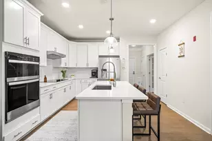 300 Martins Lndg, North Reading, MA 01864 - Photo 5