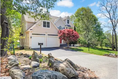 11 Rockland Avenue, Arlington, MA 02474 - Photo 3