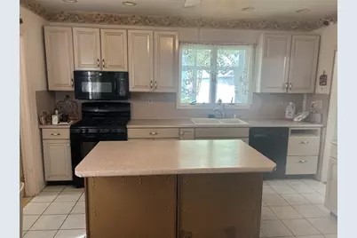 5 Utica Dr, Worcester, MA 01603 - Photo 3